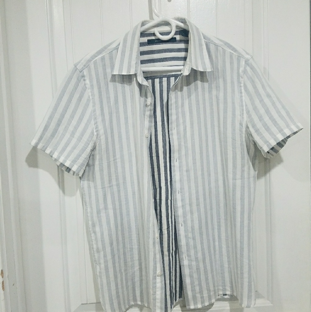 Perry Ellis button-down men's shirt
